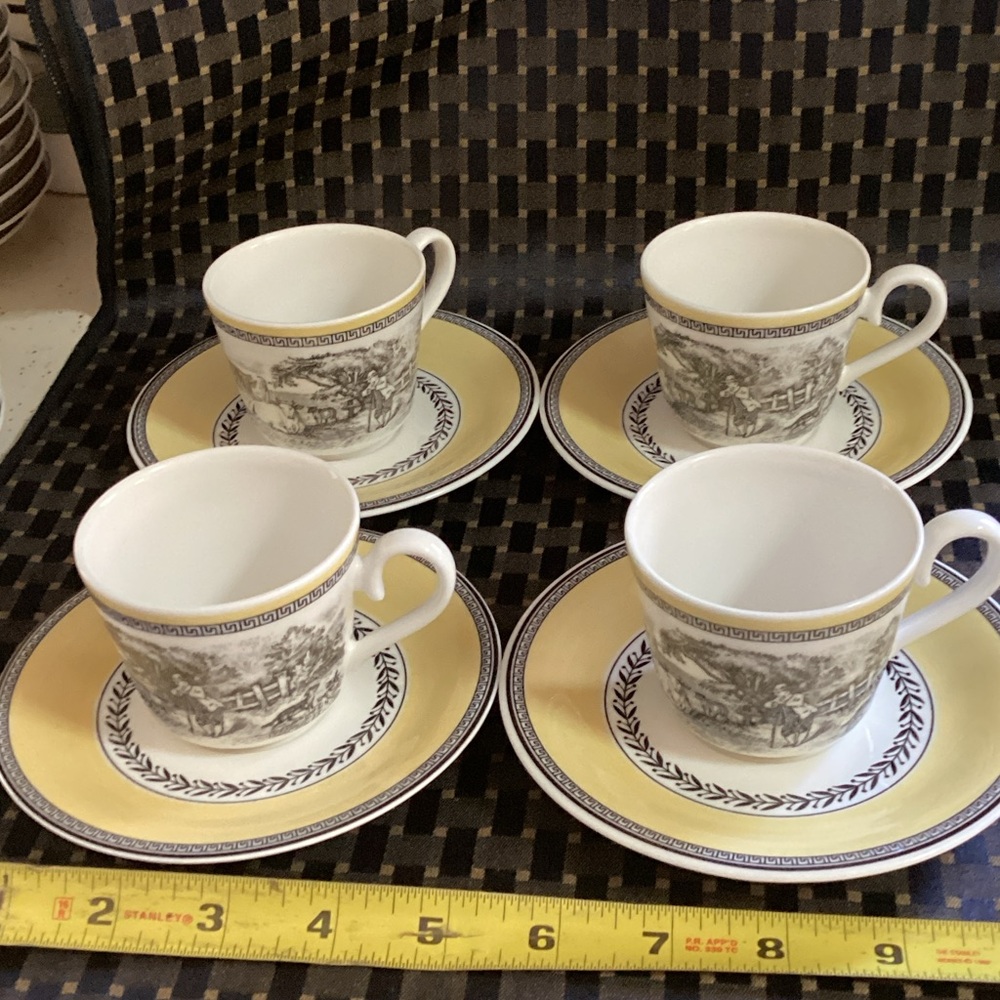 Villeroy & Boch Yellow and Gray Mug Set